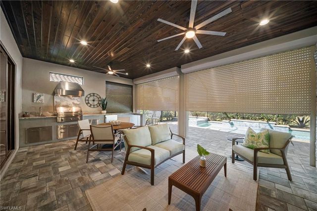 9345 Terresina DR, Naples, FL 34119