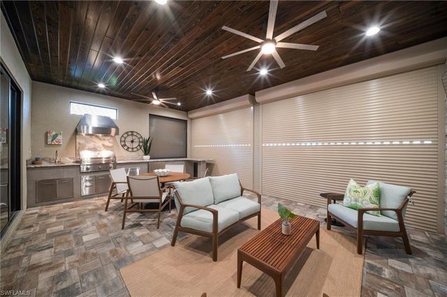 9345 Terresina DR, Naples, FL 34119