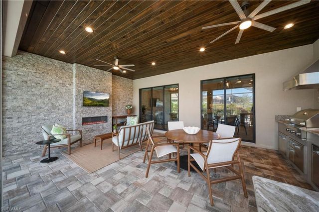 9345 Terresina DR, Naples, FL 34119