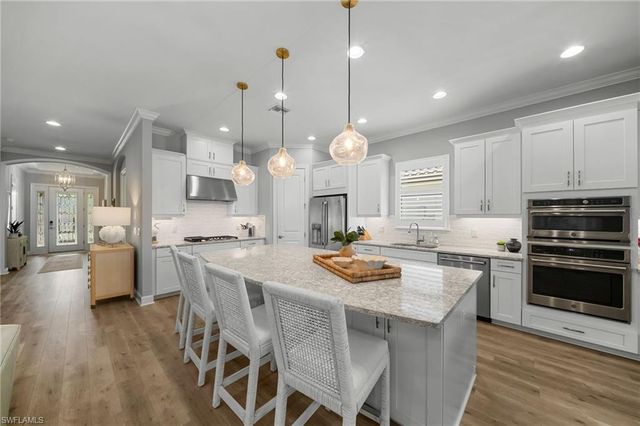 9345 Terresina DR, Naples, FL 34119