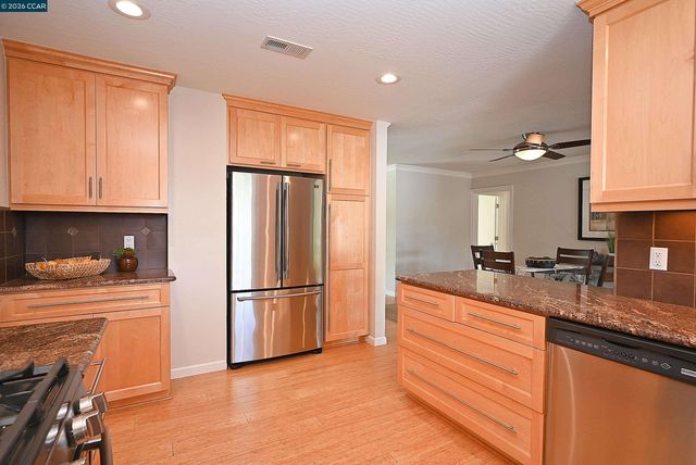 1013 Pleasant Valley Dr, Pleasant Hill, CA 94523