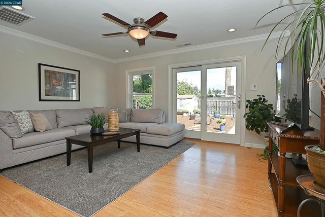 1013 Pleasant Valley Dr, Pleasant Hill, CA 94523