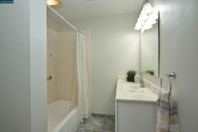 1013 Pleasant Valley Dr, Pleasant Hill, CA 94523