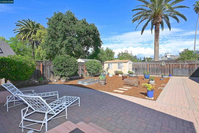 1013 Pleasant Valley Dr, Pleasant Hill, CA 94523