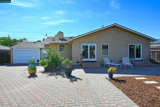 1013 Pleasant Valley Dr, Pleasant Hill, CA 94523