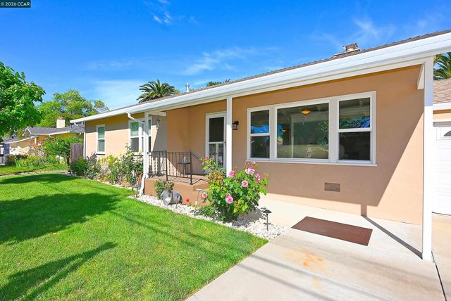 1013 Pleasant Valley Dr, Pleasant Hill, CA 94523