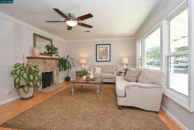 1013 Pleasant Valley Dr, Pleasant Hill, CA 94523