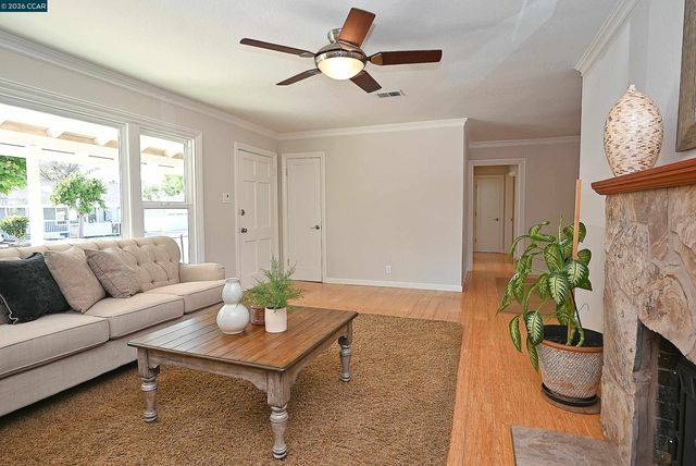 1013 Pleasant Valley Dr, Pleasant Hill, CA 94523