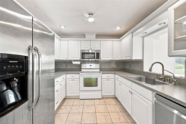 1811 MILFORD CIRCLE, Sun City Center, FL 33573