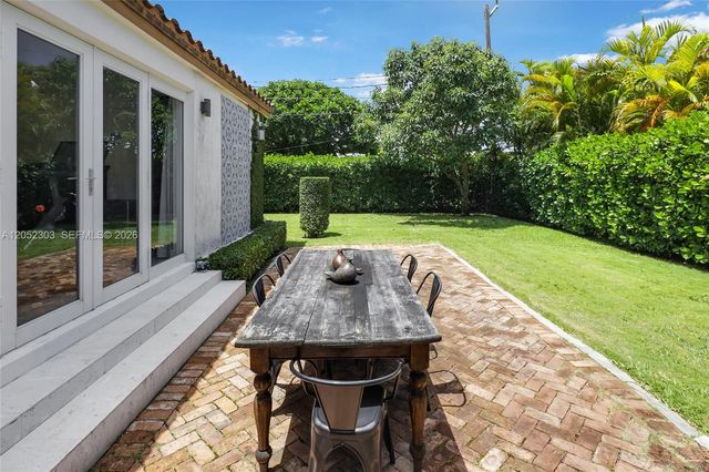 583 W 49th St, Miami Beach, FL 33140