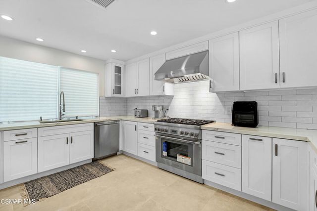 2718 Licia Place, Simi Valley, CA 93065