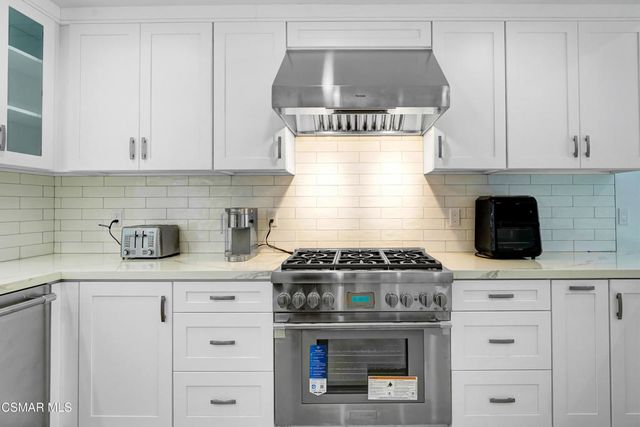 2718 Licia Place, Simi Valley, CA 93065