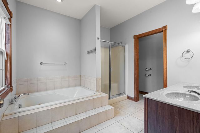 1704 Eisenhower Avenue, Valparaiso, IN 46383