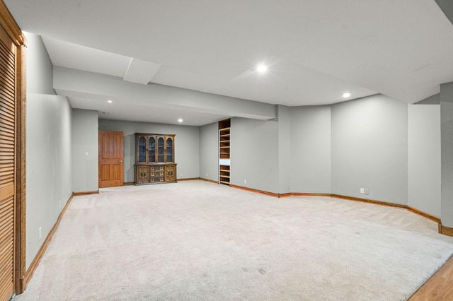1704 Eisenhower Avenue, Valparaiso, IN 46383