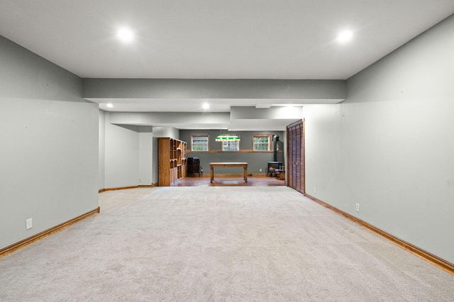 1704 Eisenhower Avenue, Valparaiso, IN 46383