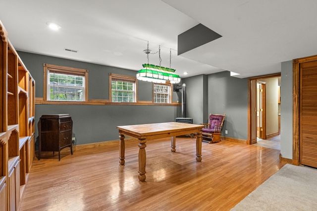 1704 Eisenhower Avenue, Valparaiso, IN 46383