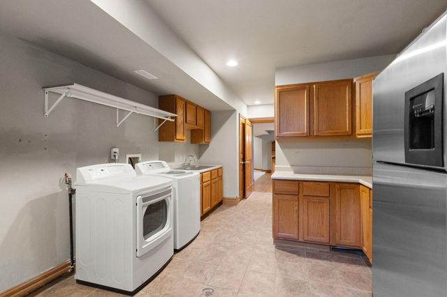 1704 Eisenhower Avenue, Valparaiso, IN 46383