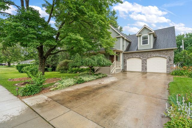 1704 Eisenhower Avenue, Valparaiso, IN 46383
