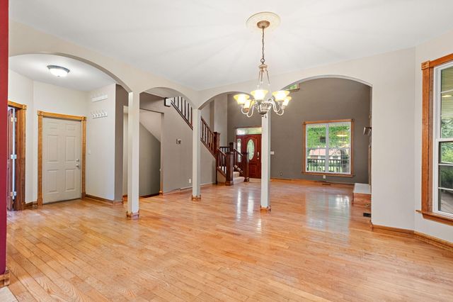 1704 Eisenhower Avenue, Valparaiso, IN 46383