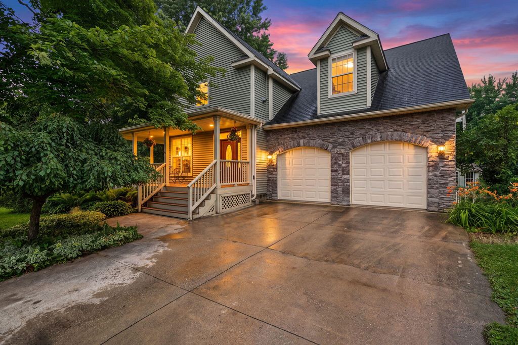 1704 Eisenhower Avenue, Valparaiso, IN 46383
