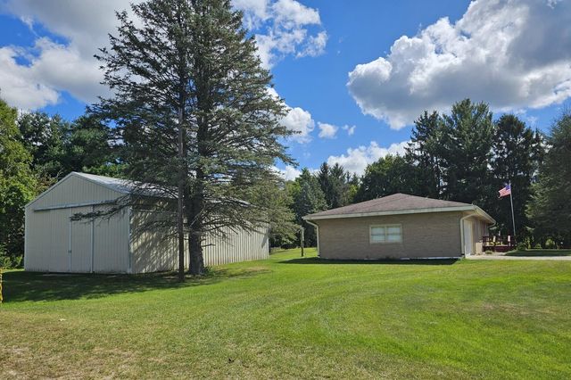 4872 Lester Avenue, Fremont, MI 49412