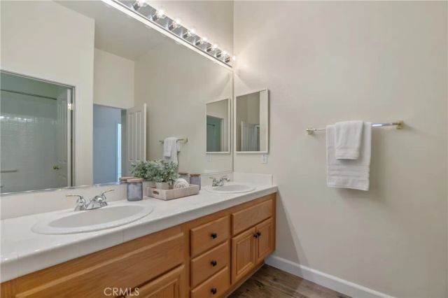 21665 Canyon Heights Circle, Saugus, CA 91390