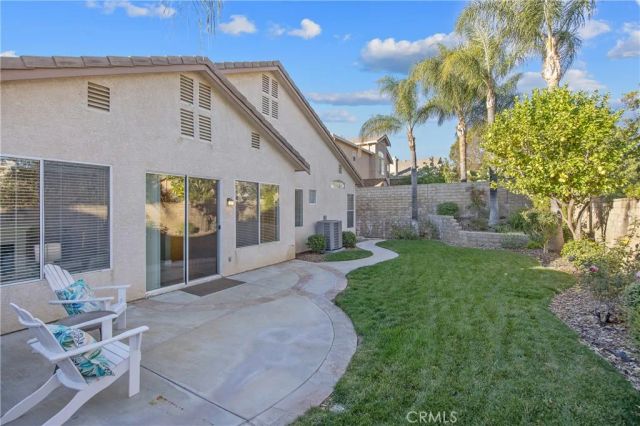 21665 Canyon Heights Circle, Saugus, CA 91390