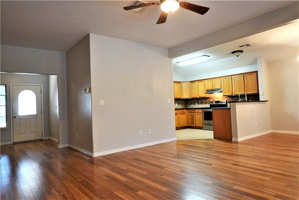 1120 La Mirada, Portland, TX 78374 — photo 4