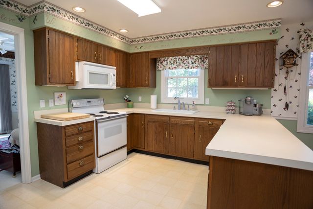 8600 S 12th Street, Portage, MI 49024