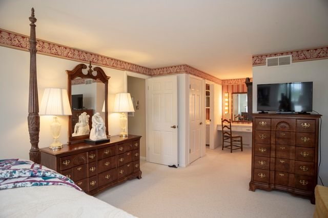 8600 S 12th Street, Portage, MI 49024