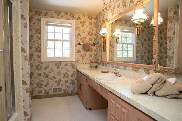 8600 S 12th Street, Portage, MI 49024