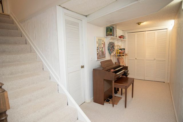 8600 S 12th Street, Portage, MI 49024