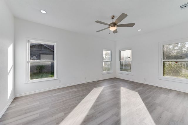 2003 Walnut Street, Greenville, TX 75401