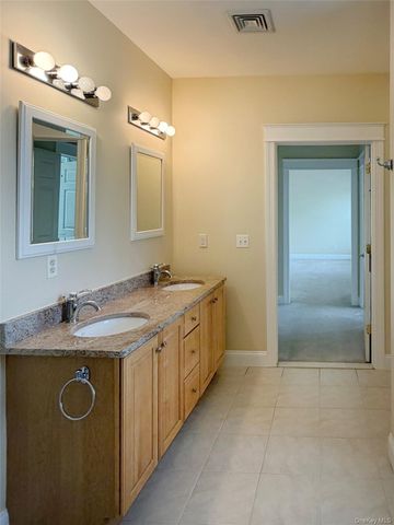 19 Cropsey Street 1 D, Warwick, NY 10990