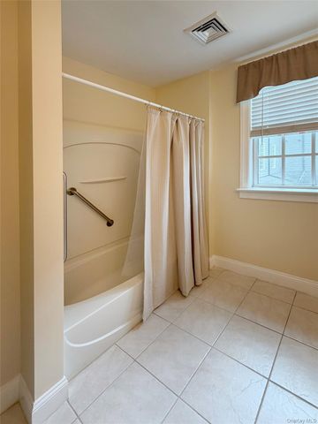 19 Cropsey Street 1 D, Warwick, NY 10990