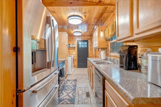 8013 Springwood RD, Buchanan, VA 24066