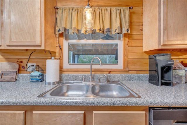 8013 Springwood RD, Buchanan, VA 24066