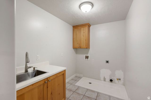 182 S MORNING MIST LN, Kaysville, UT 84037