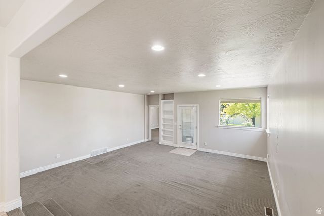 182 S MORNING MIST LN, Kaysville, UT 84037