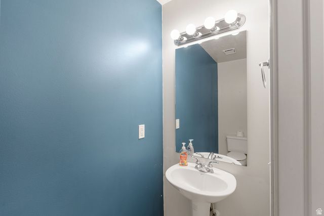 182 S MORNING MIST LN, Kaysville, UT 84037