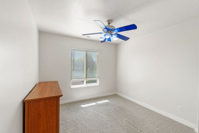 182 S MORNING MIST LN, Kaysville, UT 84037
