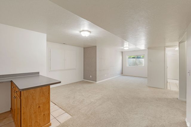 182 S MORNING MIST LN, Kaysville, UT 84037