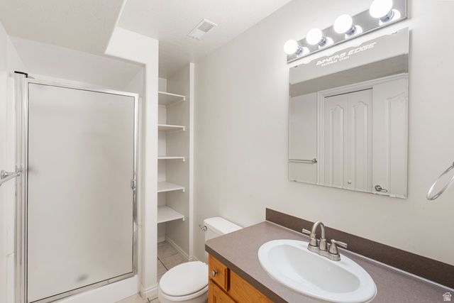 182 S MORNING MIST LN, Kaysville, UT 84037