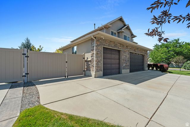182 S MORNING MIST LN, Kaysville, UT 84037