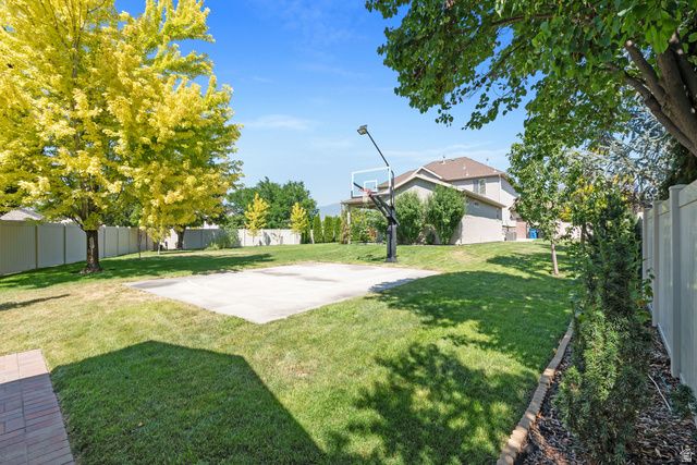 182 S MORNING MIST LN, Kaysville, UT 84037