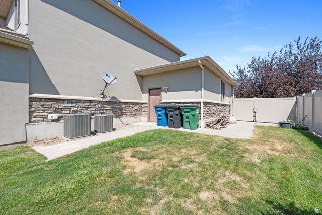 182 S MORNING MIST LN, Kaysville, UT 84037