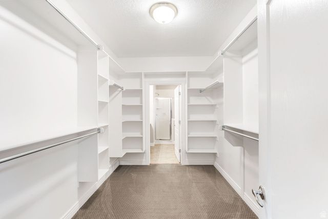 182 S MORNING MIST LN, Kaysville, UT 84037