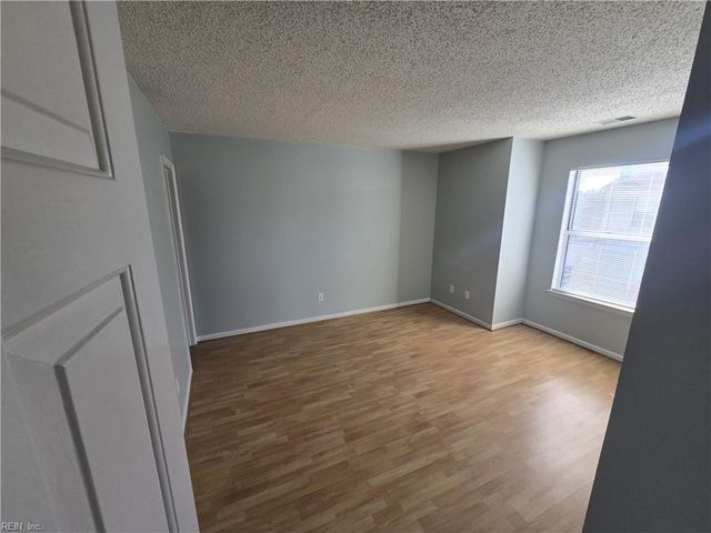 807 Zircon CT, Virginia Beach, VA 23462