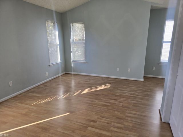 807 Zircon CT, Virginia Beach, VA 23462