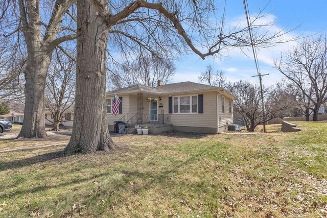 3114 Gene Field Road, St Joseph, MO 64506